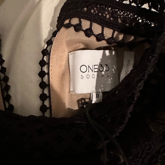 High neck black lace cocktail dress - Picture 7 of 11